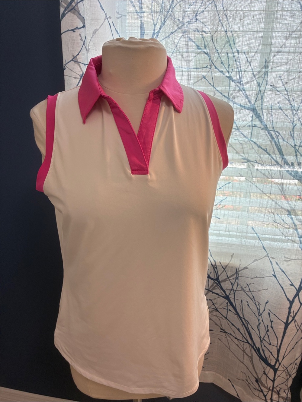 Belyn Key Sleeveless Polo Golf Top with Pink Trim